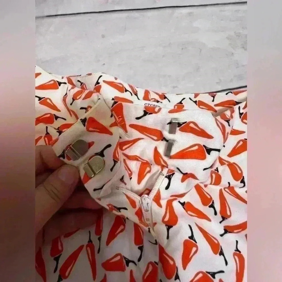 Crown and Ivy chili pepper scalloped shorts - Picture 4 of 6